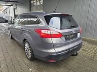 Vaizdas iš galo kairės