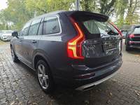 Skats no kreisās puses aizmugurē