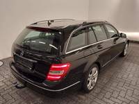 Vue de l’arrière droit