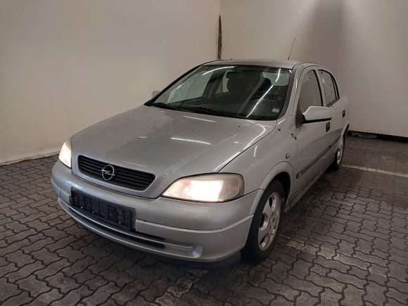 Vaizdas iš priekio kairės