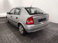 Vue de l’arrière gauche