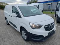 Skats no labās puses priekšā