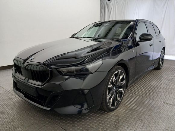 Vaizdas iš priekio kairės