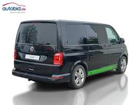 Pogled od pozadi desno