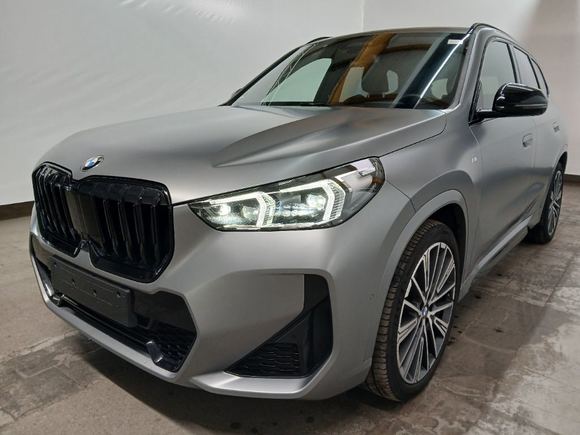 Vaizdas iš priekio kairės