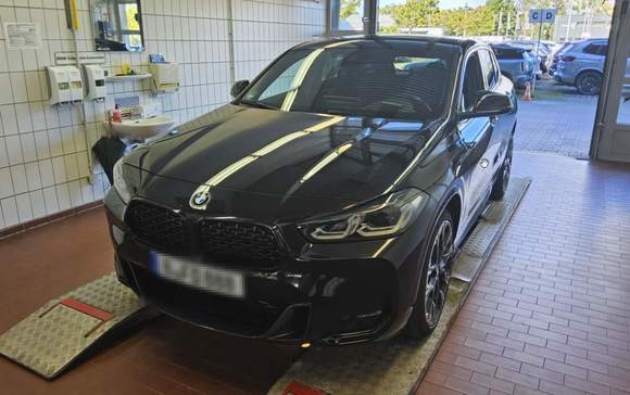 Вид спереди слева