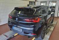 Skats no labās puses aizmugurē