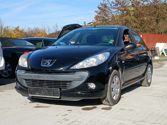 Náhled zpředu zleva