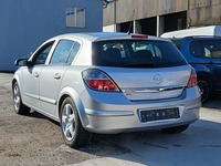 Vaizdas iš galo kairės