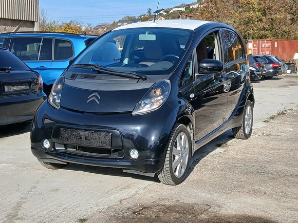 Náhled zpředu zleva