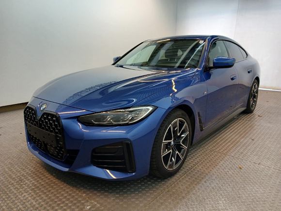 Pogled od napred levo