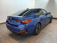 Pogled od pozadi desno