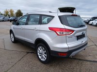 Vaade tagant vasakult