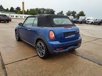 Vaade tagant vasakult