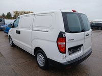 Vaade tagant vasakult