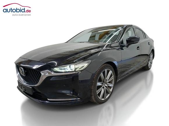 Skats no kreisās puses priekšā