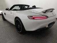 Vaade tagant vasakult