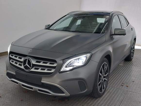 Vaizdas iš priekio kairės