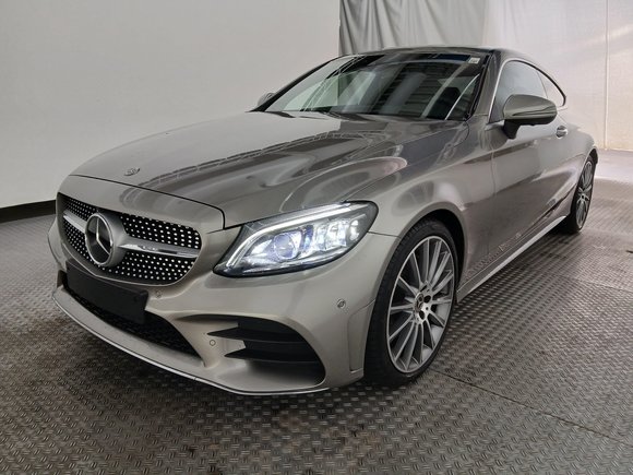 Vaizdas iš priekio kairės