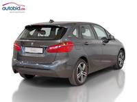 Skats no labās puses aizmugurē