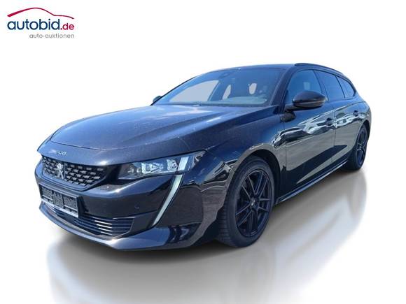 Skats no kreisās puses priekšā