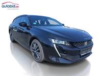 Skats no labās puses priekšā