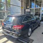 Skats no labās puses aizmugurē