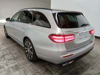 Pogled od pozadi levo