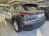 Vaade tagant vasakult