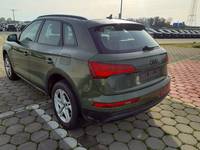 Vaade tagant vasakult