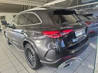 Vaade tagant vasakult