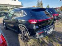 Vaade tagant vasakult