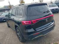 Vaade tagant vasakult