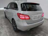 Pogled od pozadi levo