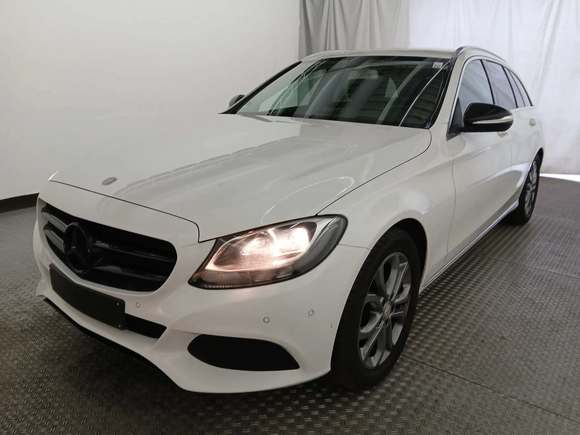 Vaizdas iš priekio kairės