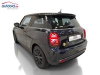 Вид сзади слева