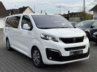 Náhled zpředu zprava