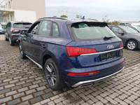 Vaade tagant vasakult