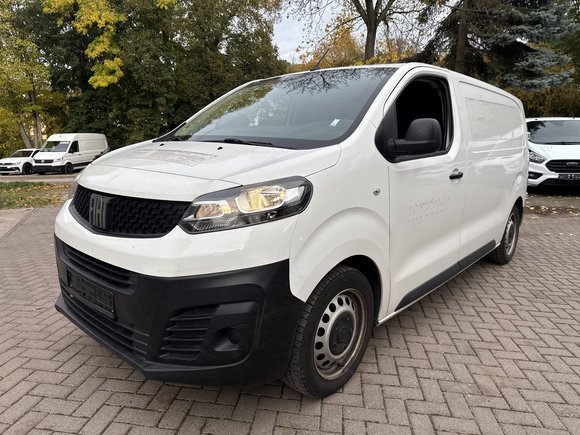 Vaizdas iš priekio kairės