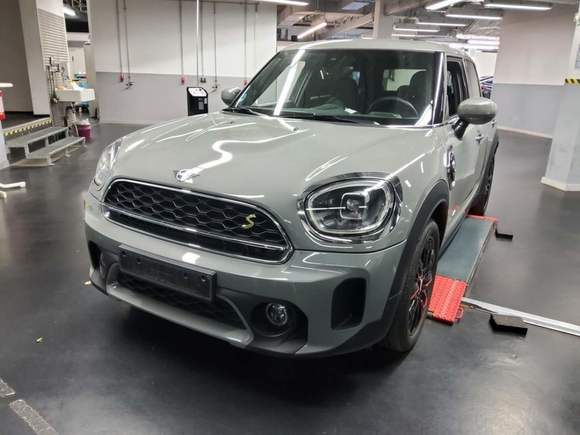 Náhled zpředu zleva