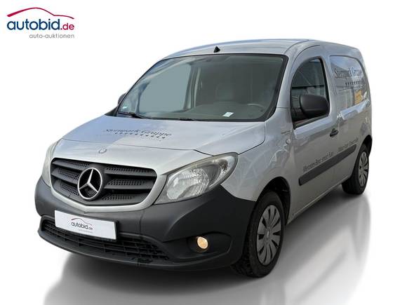 Pogled od napred levo