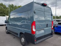 Pogled od pozadi levo