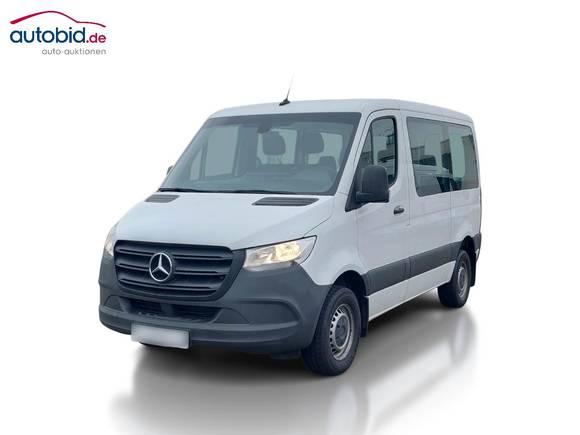 Вид спереди слева