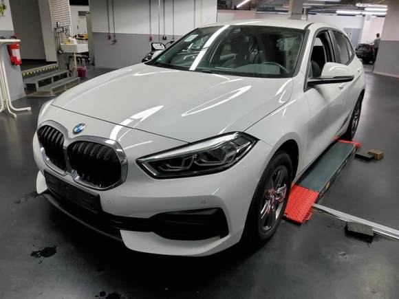 Náhled zpředu zleva