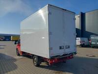 Vaade tagant vasakult