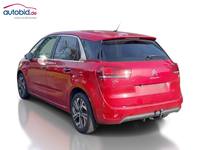 Vaade tagant vasakult