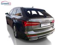 Vaade tagant vasakult