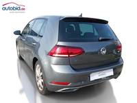 Vaade tagant vasakult