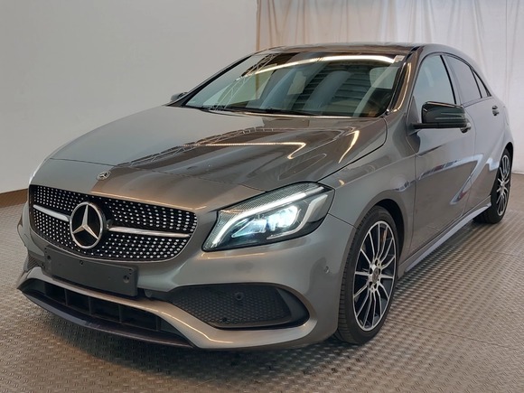 Vaizdas iš priekio kairės