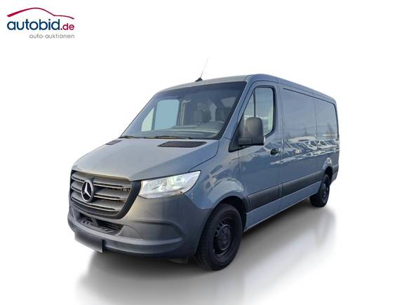 Pogled od napred levo